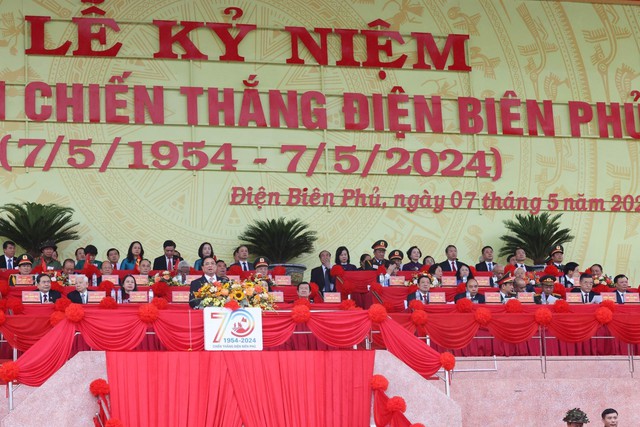 Thủ tướng Phạm Minh Chính đọc diễn văn kỷ niệm 70 năm Chiến thắng Điện Biên Phủ Ảnh: TTXVN