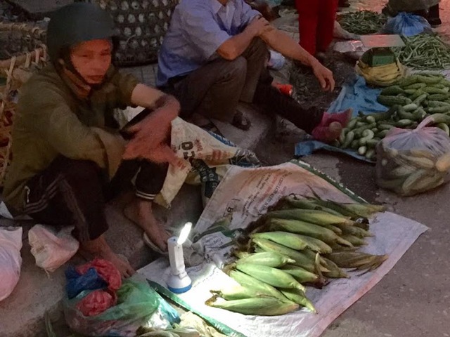 Độc đáo chợ sớm ở TP Điện Biên Phủ- Ảnh 4.