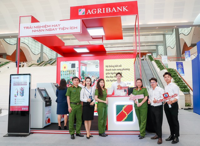 Agribank trình diễn 6 dịch vụ vượt trội- Ảnh 2.