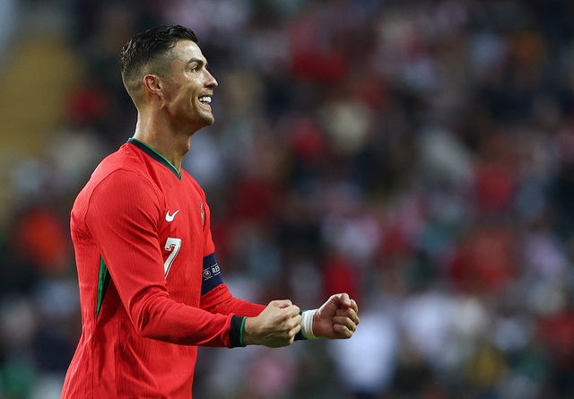 Ronaldo lập kỷ lục ghi bàn, Bồ Đào Nha thắng tưng bừng Ireland- Ảnh 7.
