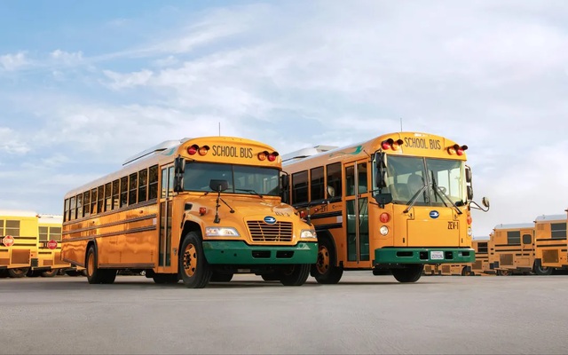 Xe buýt chở học sinh ở Mỹ có màu vàng đặc trưngẢnh: Blue Bird