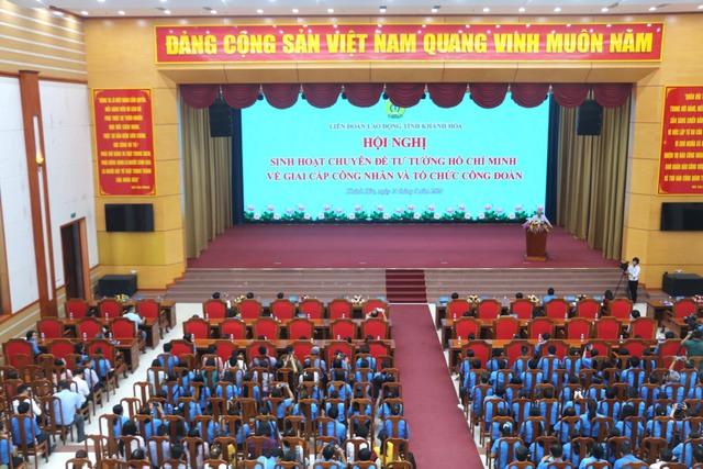 LĐLĐ Khánh Hoà tổ chức sinh hoạt chuyên đề tư tưởng Hồ Chí Minh với giai cấp công nhân- Ảnh 4.