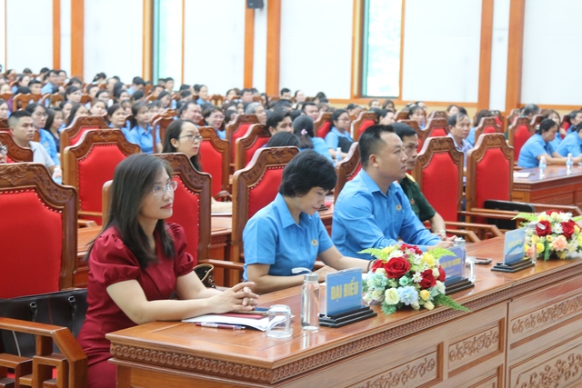 LĐLĐ Khánh Hoà tổ chức sinh hoạt chuyên đề tư tưởng Hồ Chí Minh với giai cấp công nhân- Ảnh 3.