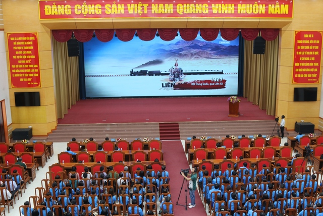 LĐLĐ Khánh Hoà tổ chức sinh hoạt chuyên đề tư tưởng Hồ Chí Minh với giai cấp công nhân- Ảnh 2.