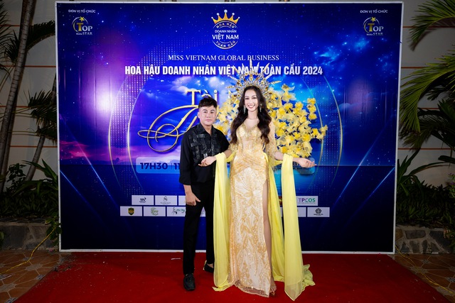 Hoa hậu Đoàn Hồng Trang diện bộ dạ hội đấu giá gần 200 triệu cho chương trình từ thiện- Ảnh 3.