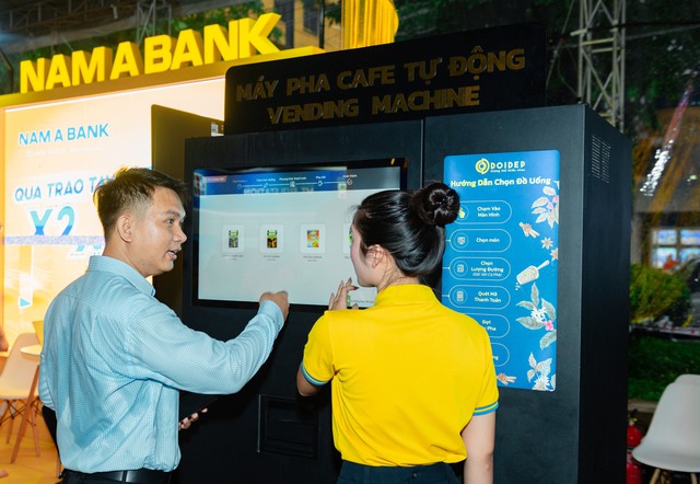 Nhiều công nghệ hiện đại của Nam A Bank thu hút khách hàng tại Ngày không tiền mặt 2024- Ảnh 4.