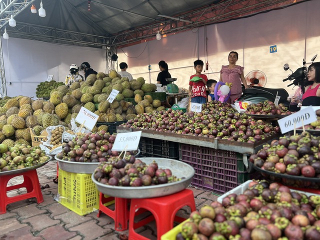 Dòng người nườm nượp đổ về Lái Thiêu “săn” đặc sản - Ảnh 8.