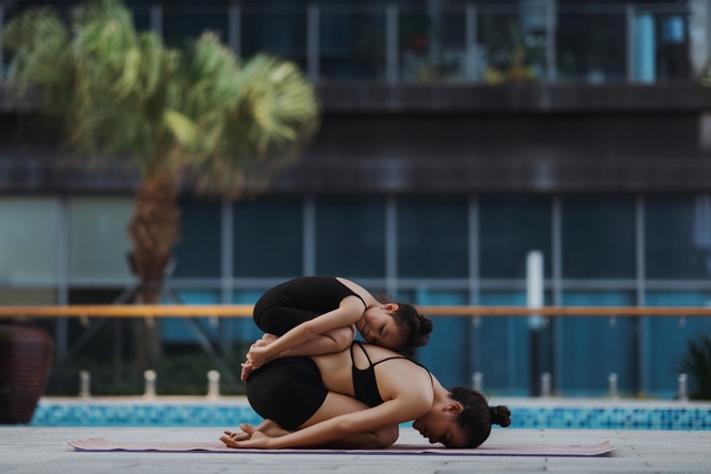 Trà Ngọc Hằng và con gái trổ tài yoga- Ảnh 12.