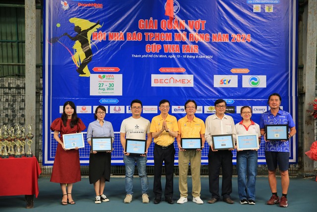 Giải Quần vợt Hội Nhà báo TP HCM mở rộng 2024: Báo Người Lao Động giành 3 giải nhất- Ảnh 2.