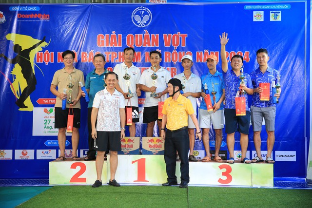 Giải Quần vợt Hội Nhà báo TP HCM mở rộng 2024: Báo Người Lao Động giành 3 giải nhất- Ảnh 5.