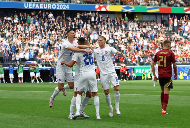 EURO 2024: Lukaku hai lần bị VAR từ chối, Bỉ thất bại ngày ra quân- Ảnh 1.