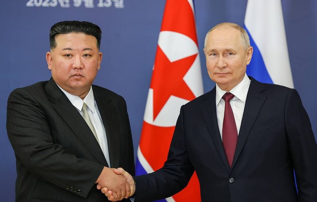 Tổng thống Nga Vladimir Putin và Chủ tịch Triều Tiên Kim Jong-un. Ảnh: TASS