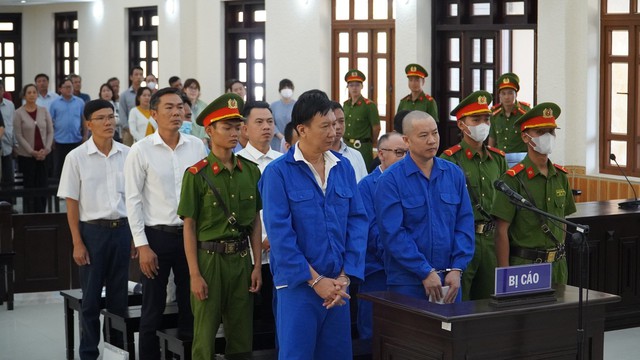 Quyền đội trưởng thuộc Cục QLTT Bình Thuận nhận hối lộ phải hầu tòa- Ảnh 1.