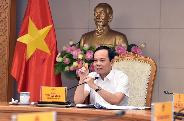 Phó Thủ tướng Trần Lưu Quang chỉ đạo cơ quan soạn thảo cần chỉ ra định hướng tháo gỡ những vướng mắc về nguồn lực  và hành lang pháp lý để thực hiện quy hoạch báo chíẢnh: HẢI MINH