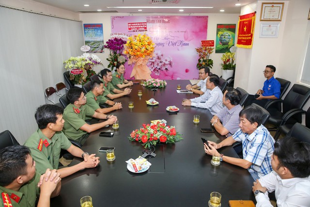 Báo Người Lao Động tiếp tục gắn kết, đồng hành với nhiều cơ quan, đơn vị- Ảnh 2.