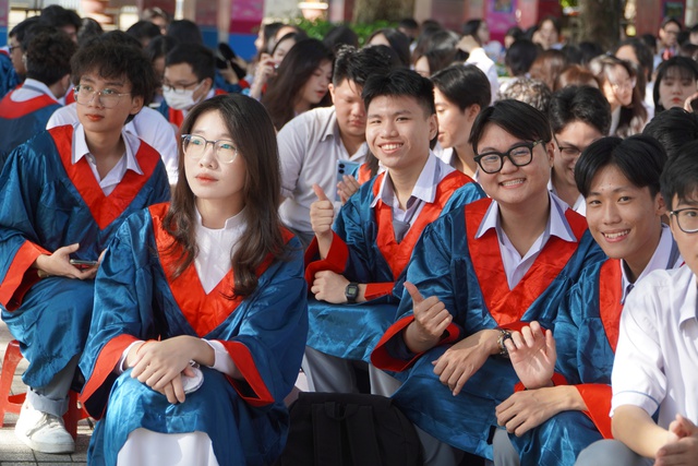 Xúc động thư thầy, cô gửi học sinh ngày tạm biệt mái trường - Ảnh 2.