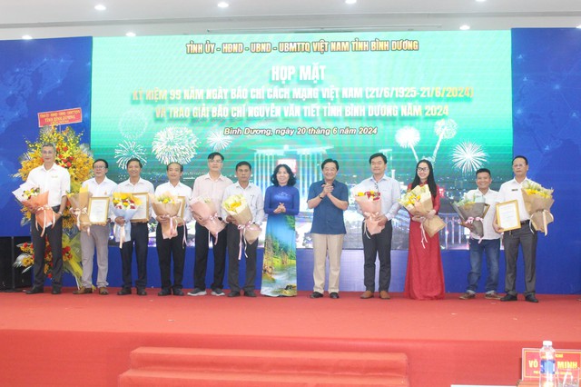 Báo Người Lao Động đoạt 1 giải báo chí Quốc gia, 7 giải báo chí TP HCM- Ảnh 4.