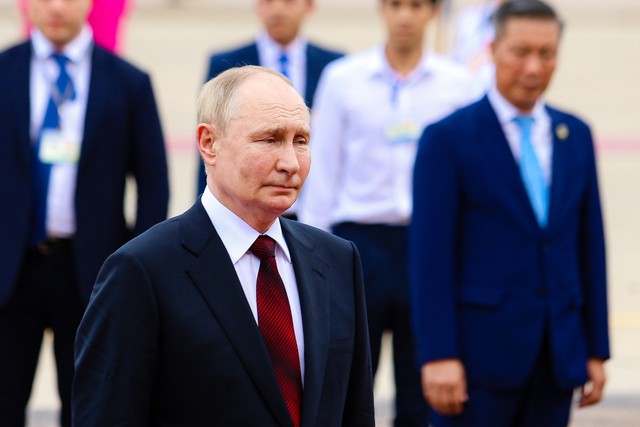 Tổng thống Vladimir Putin vào Lăng viếng Chủ tịch Hồ Chí Minh- Ảnh 8.