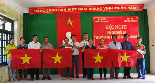 Vùng Cảnh sát biển 2 đồng hành cùng ngư dân, đồng bào dân tộc thiểu số Thừa Thiên - Huế- Ảnh 2.