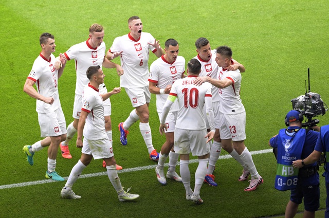 Vì sao Ba Lan là đội đầu tiên bị loại ở Euro 2024 dù còn đá 1 trận?- Ảnh 1.