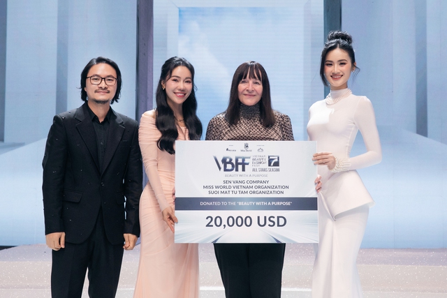 Hoa hậu Thế giới 2019 hát tiếng Việt- Ảnh 2.