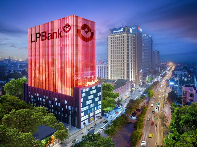 LPBank dự kiến trình ĐHĐCĐ trả cổ tức 16,8% bằng cổ phiếu- Ảnh 1.