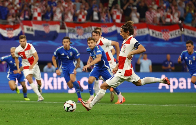 Luka Modric không giải nghệ dù Croatia bị loại khỏi Euro 2024- Ảnh 2.