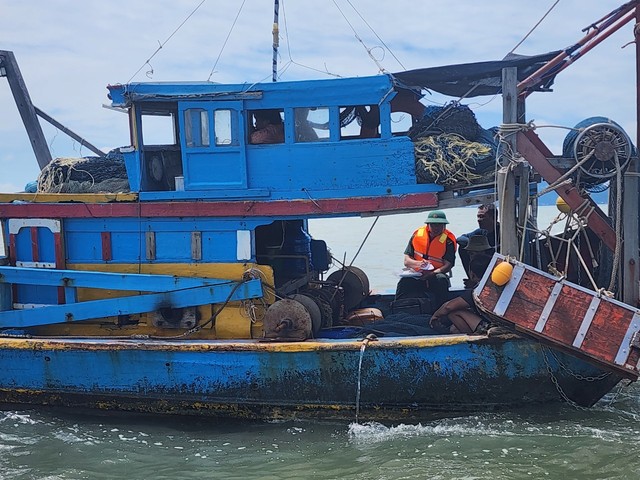 Một tàu cá gặp nạn trên vùng biển thuộc huyện Cần Giờ- Ảnh 1.