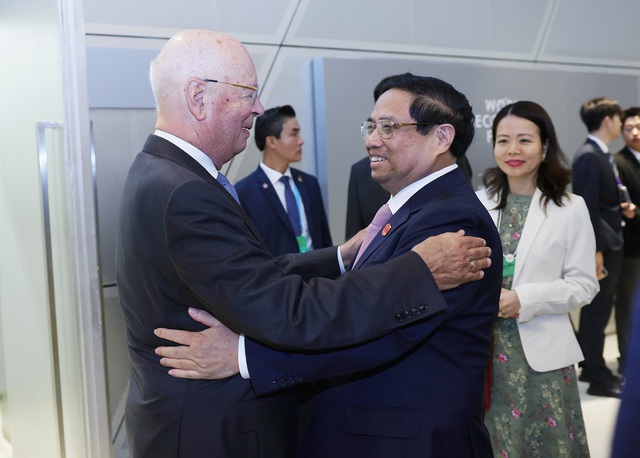 GS Klaus Schwab ấn tượng sự chân thành của Thủ tướng trong trao đổi với các CEO hàng đầu WEF- Ảnh 1.