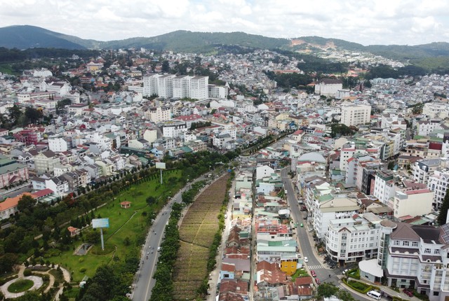 Yêu cầu kiểm điểm nhân viên Chi nhánh Văn phòng Đăng ký Đất đai sách nhiễu người dân- Ảnh 5.