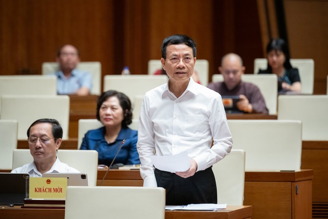 Bộ trưởng Nguyễn Mạnh Hùng: Không thể dùng sức người để quản lý thương mại điện tử- Ảnh 1.