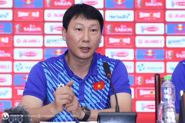 HLV Kim Sang-sik muốn thắng ngay trận ra mắt trước Philippines - Ảnh 1.