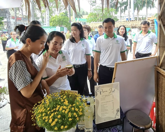 Ngày hội Sống xanh 2024: Nâng cao nhận thức cộng đồng về bảo vệ môi trường- Ảnh 2.