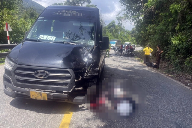 Xe khách tông chết người đi xe máy trên đèo Bảo Lộc- Ảnh 1.