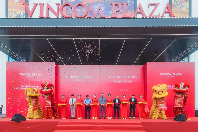 Vincom Plaza Hà Giang - khai trương ngày 28-6-2024 - được coi là &quot;biểu tượng thịnh vượng nơi cao nguyên di sản&quot;