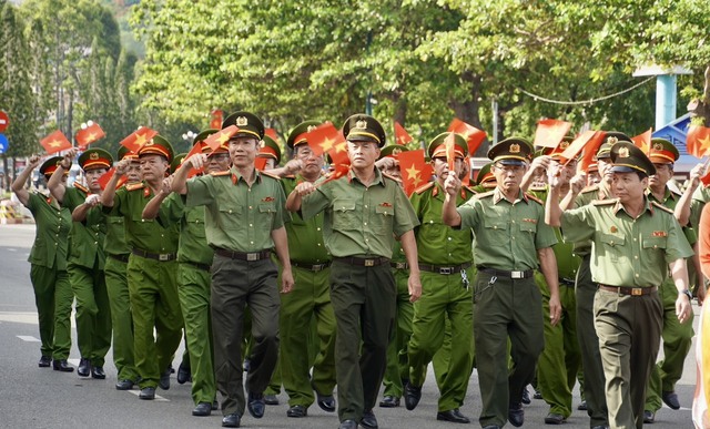Clip, hình ảnh Lễ ra mắt lực lượng bảo vệ an ninh, trật tự cơ sở tại Đông Nam Bộ- Ảnh 17.