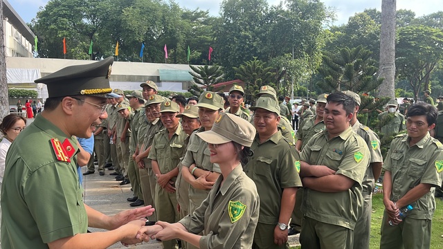 Clip, hình ảnh Lễ ra mắt lực lượng bảo vệ an ninh, trật tự cơ sở tại Đông Nam Bộ- Ảnh 9.