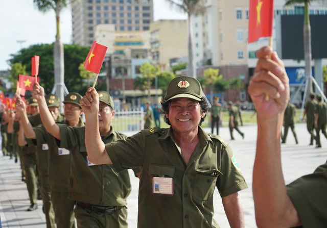 Khánh Hòa, Đà Nẵng ra mắt lực lượng bảo vệ an ninh trật tự ở cơ sở- Ảnh 4.