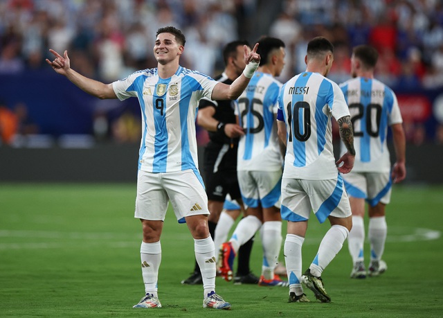 Copa America: Messi giải cơn khát bàn thắng, Argentina vào chung kết- Ảnh 1.