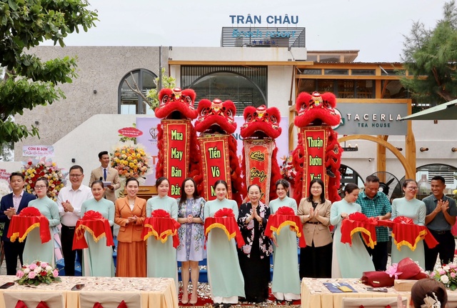 Trân Châu Beach & Resort ra mắt thương hiệu trà sữa và cửa hàng Tacerla Tea House- Ảnh 1.