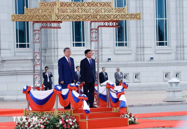 Tổng Bí thư, Chủ tịch nước Lào đón, hội đàm với Chủ tịch nước Tô Lâm- Ảnh 4.