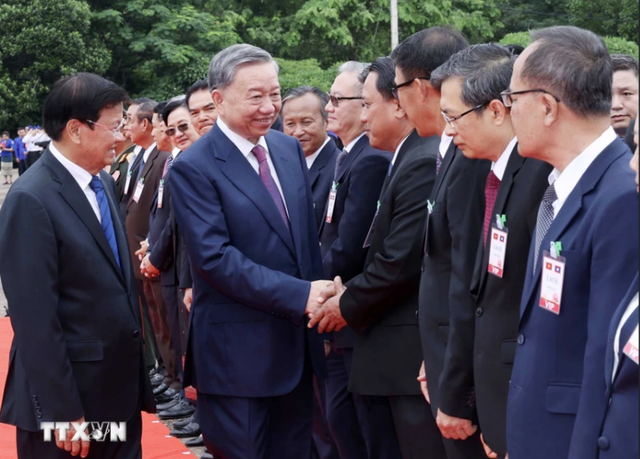 Tổng Bí thư, Chủ tịch nước Lào đón, hội đàm với Chủ tịch nước Tô Lâm- Ảnh 6.