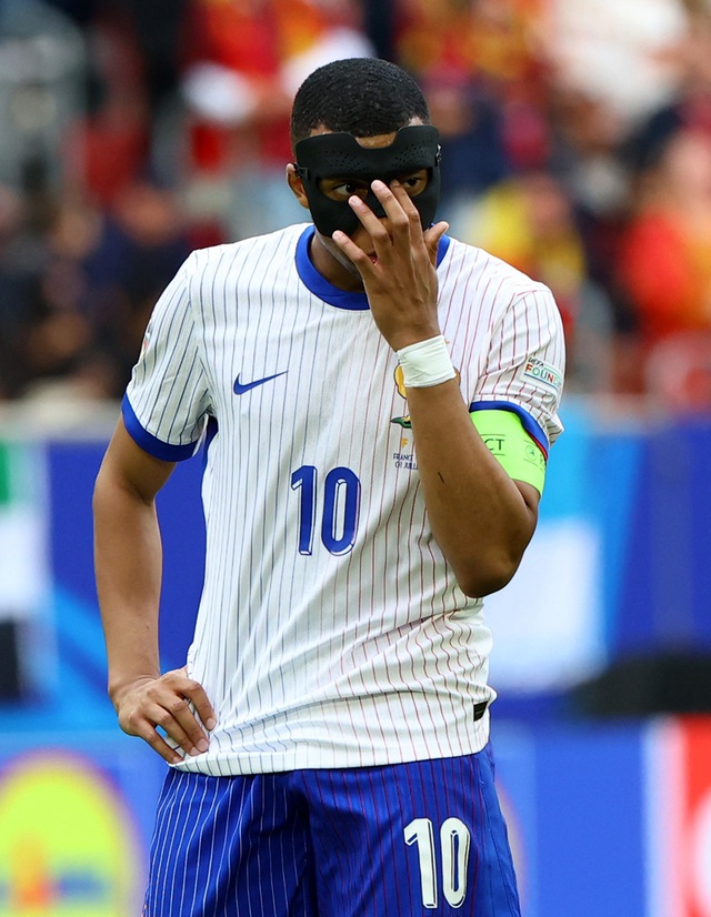 Euro 2024: Mbappe ít ghi bàn vì mặt nạ bảo vệ mũi cản tầm nhìn?- Ảnh 2.