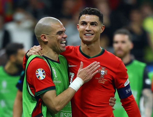 Euro 2024: Truyền thông Bồ Đào Nha kêu gọi đẩy Ronaldo lên ghế dự bị- Ảnh 6.