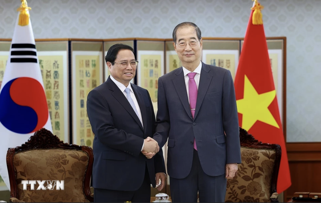 Thủ tướng Phạm Minh Chính và Thủ tướng Hàn Quốc Han Duck Soo ra Thông cáo báo chí chung- Ảnh 2.