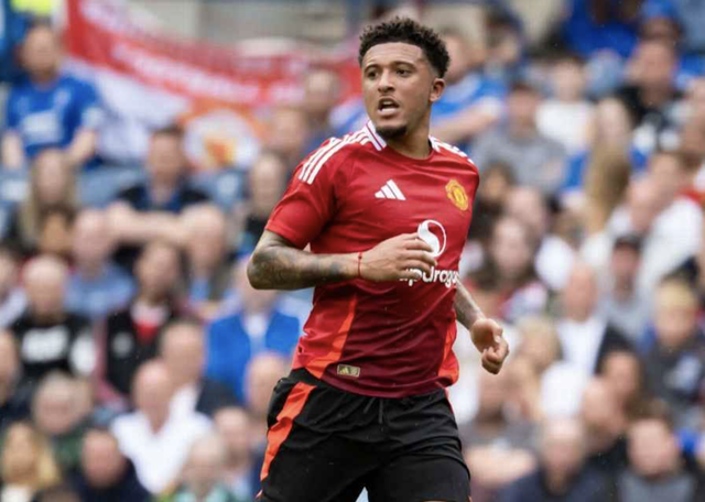 Jadon Sancho đã thi đấu trọn 45 phút đầu tiên tại Man United sau 8 tháng