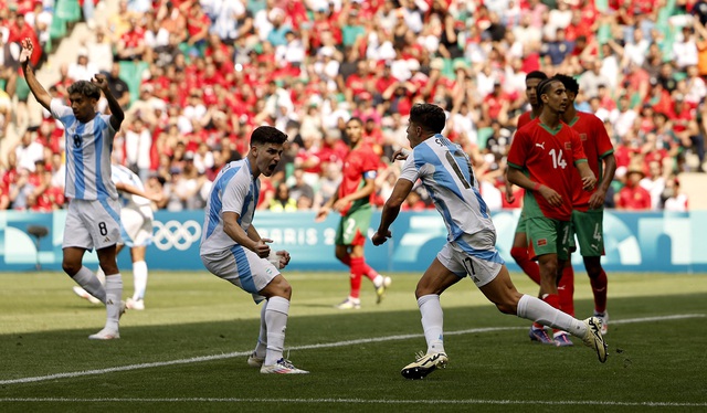 Cú sốc đầu tiên ở Olympic: Argentina thua Morocco 1-2 sau trận đấu "điên rồ"- Ảnh 6.