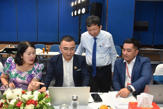 Sáng 25-7, tư vấn trực tuyến: "Điều chỉnh nguyện vọng sao cho trúng?"- Ảnh 1. Sáng 25-7, tư vấn trực tuyến: "Điều chỉnh nguyện vọng sao cho trúng?"- Ảnh 1.