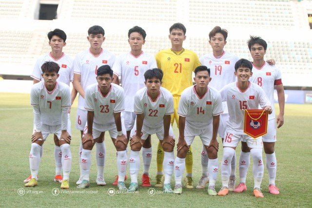 Quang Dũng có siêu phẩm thứ 3, U19 Việt Nam thắng an ủi trước Lào- Ảnh 1.