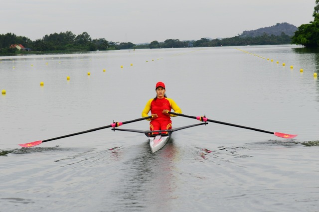 Olympic Paris ngày 28-7: Phạm Thị Huệ vào tứ kết rowing thuyền đơn hạng nặng- Ảnh 1.